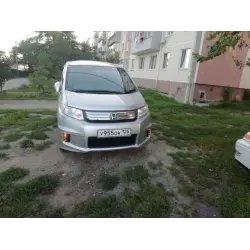 Автомабиль Honda Freed Spayk