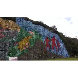 Доисторическая стена Mural de la Prehistoria (Куба, Виньялес)